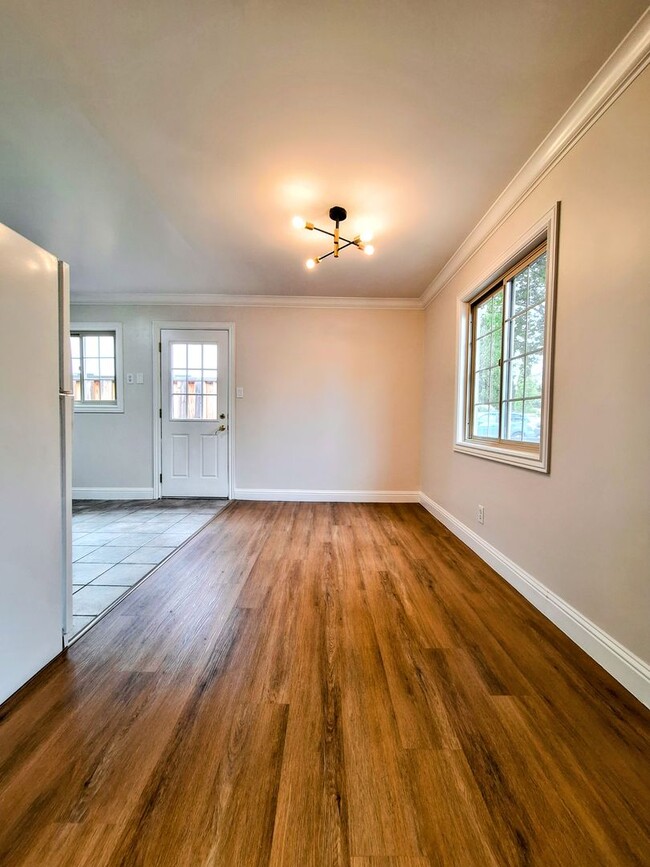 Building Photo - Beautiful Single Story House w/Low Mainten...