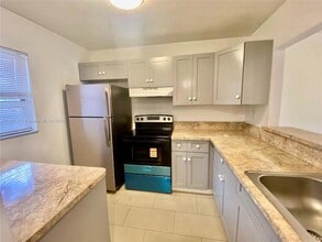 Building Photo - 3199 Foxcroft Rd