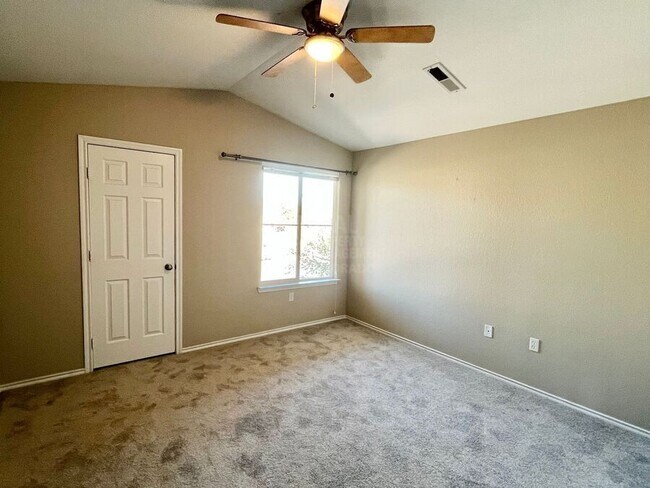 Building Photo - 3927 Riviera Grove