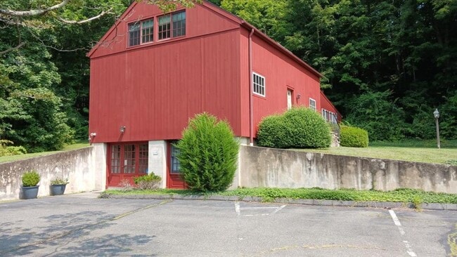 Building Photo - 138 W Main St