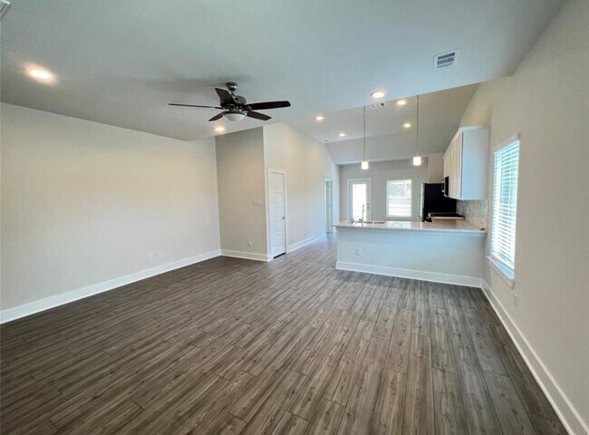 Building Photo - 17697 Tree of Heaven