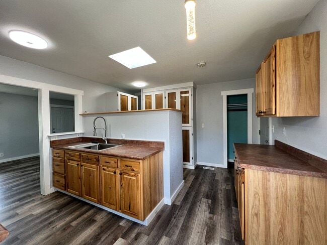 Building Photo - 2 Bed 1 Bath Home w/ Huge Shop For Rent!!!