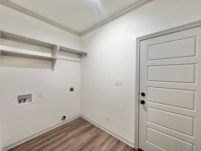 Building Photo - TOUR TODAY! 3 Bedroom 2 Bath Home in Tyler!