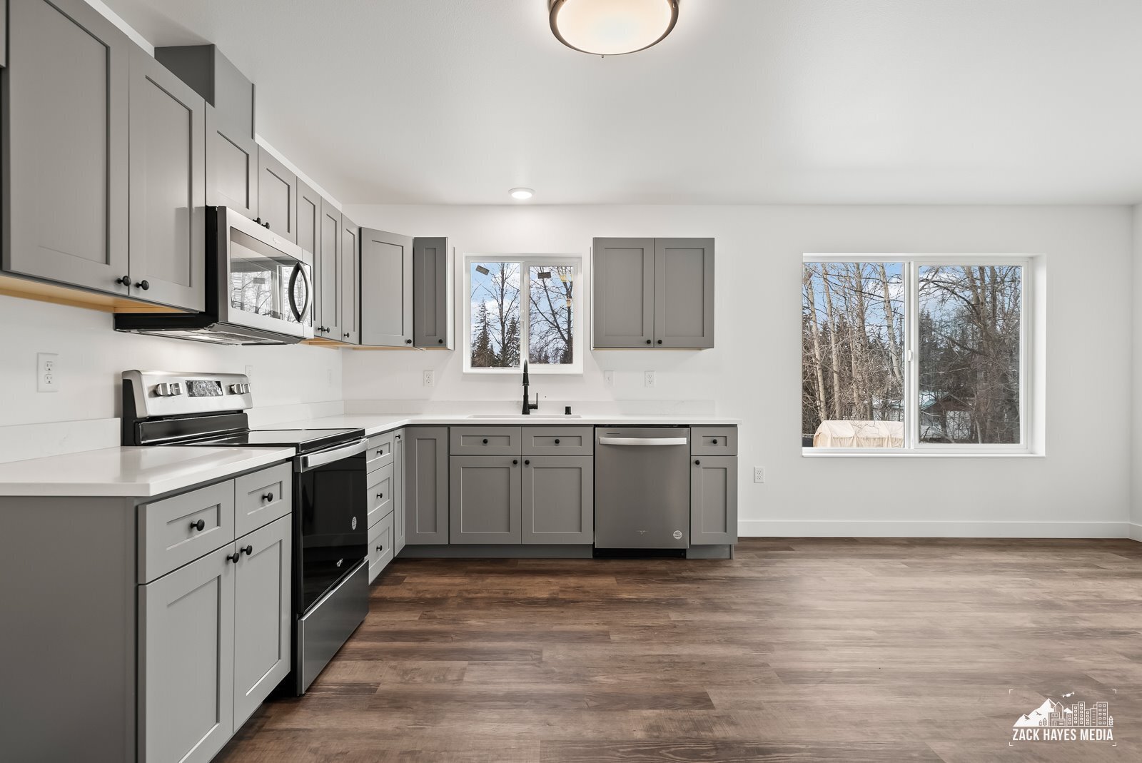 Kitchen - 1493 W 40th Ave