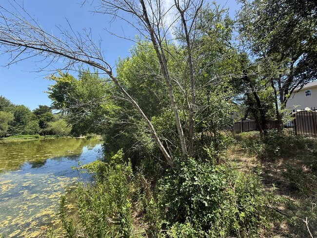 Building Photo - 13339 Water Oak Ln