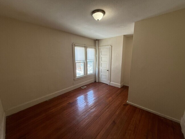 Building Photo - 242-244-244 Orange St