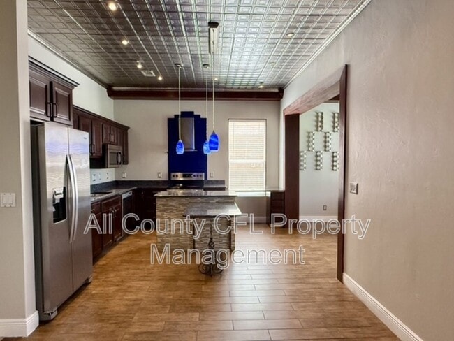 Building Photo - 2300 The Oaks Blvd