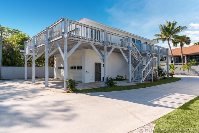Building Photo - 1712 Sea Horse Pl