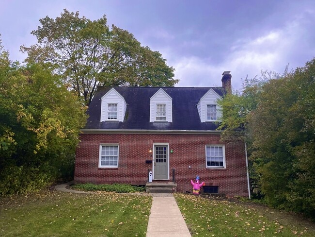 Primary Photo - 324 S Atherton St