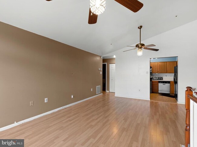 Building Photo - 8792 Grasmere Ct