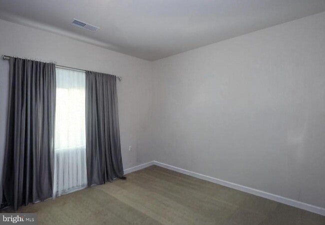 Primary Photo - 612 Samantha Ct