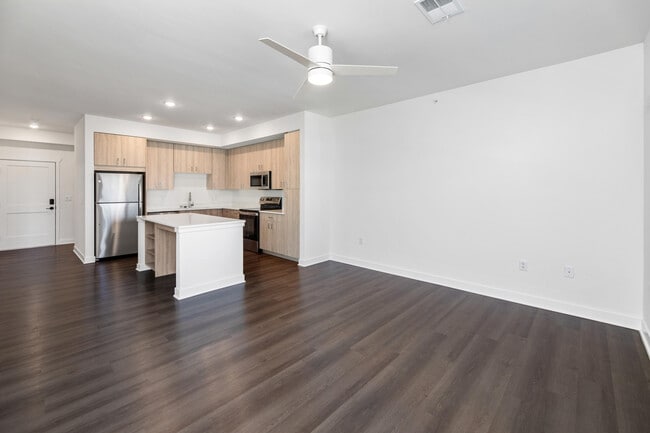 Building Photo - 8852 Jackjay Dr