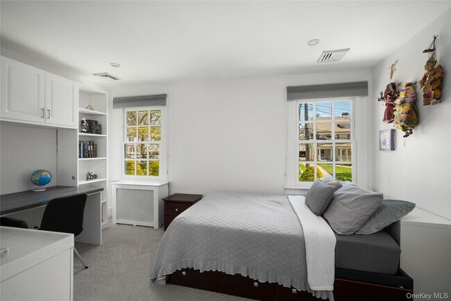 Building Photo - 45 Oriole Ave