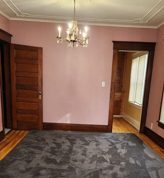 Building Photo - 107 Melrose Ave