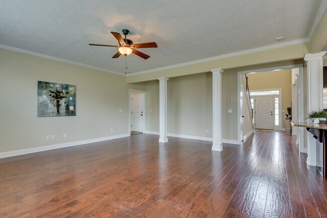 Building Photo - 5458 Everlook Cir