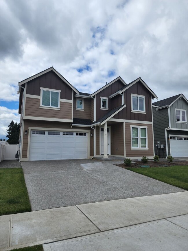 Building Photo - 15717 View Dr Ct SE