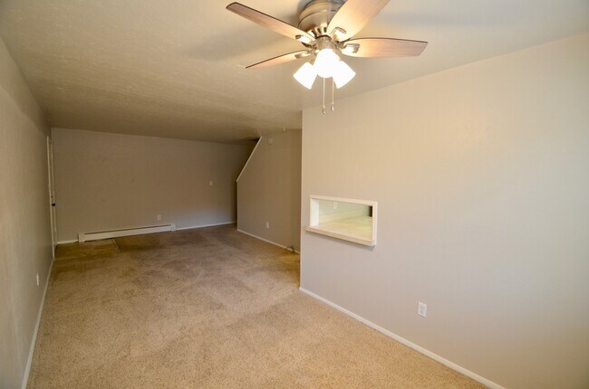 Interior Photo - 5705 S Pearl St