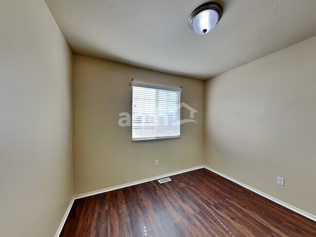 Building Photo - 643 N 1725 W