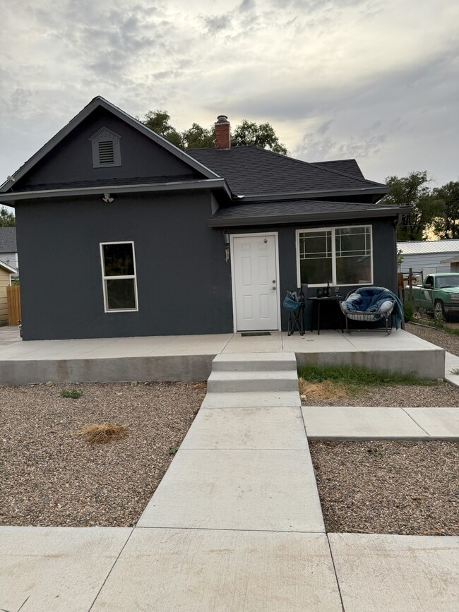 Building Photo - 308 8th St