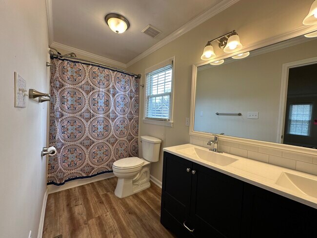 Building Photo - 328 Brookside Ct