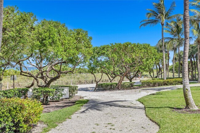 Building Photo - 9559 Collins Ave