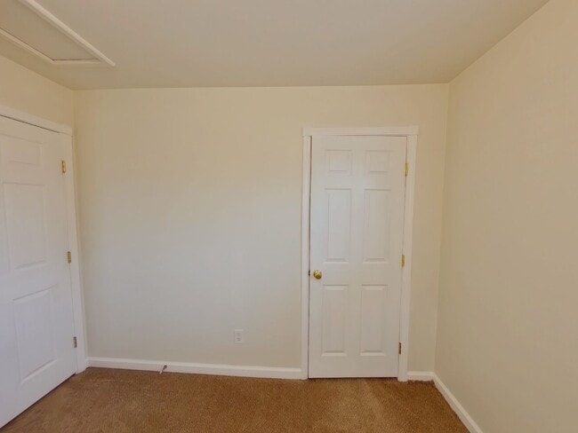 Building Photo - 5112 E New Jersey Dr