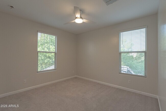 Building Photo - 6523 E Bluefield Ave
