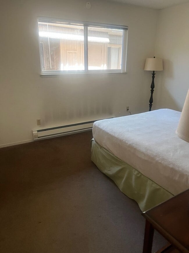 Building Photo - Chateau Du Lac condo available with Lakefr...