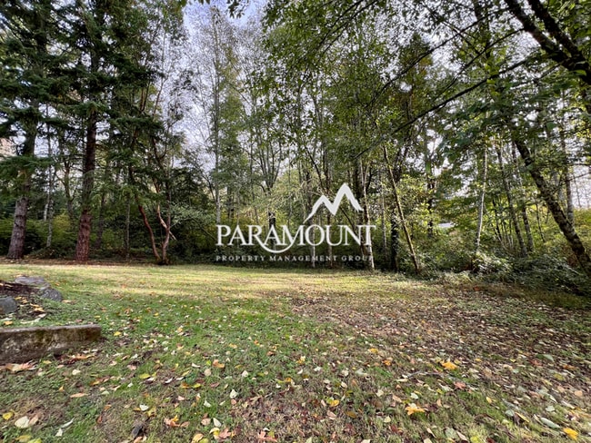 Building Photo - Cute 3 Bedroom Duplex in Gig Harbor