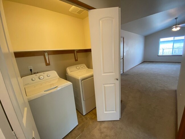 Building Photo - 3 Bedroom Home on Cul-De-Sac for Rent!