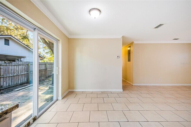 Building Photo - 908 Van Lieu St