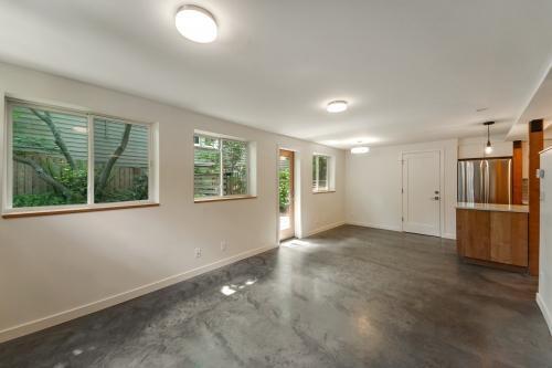 Building Photo - 0 bedroom in Seattle WA 98122