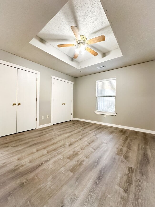 Building Photo - 1444-1446 N Dawn Drive