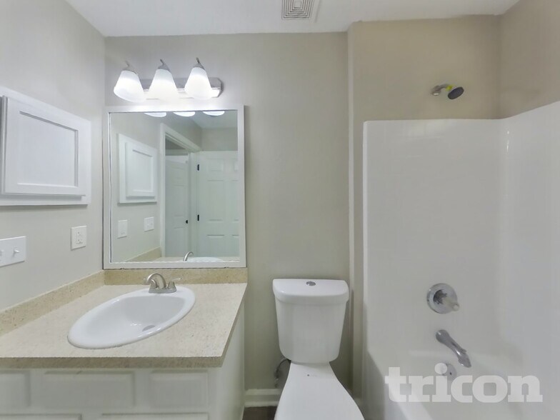 Building Photo - 11507 Otters Den Ct E