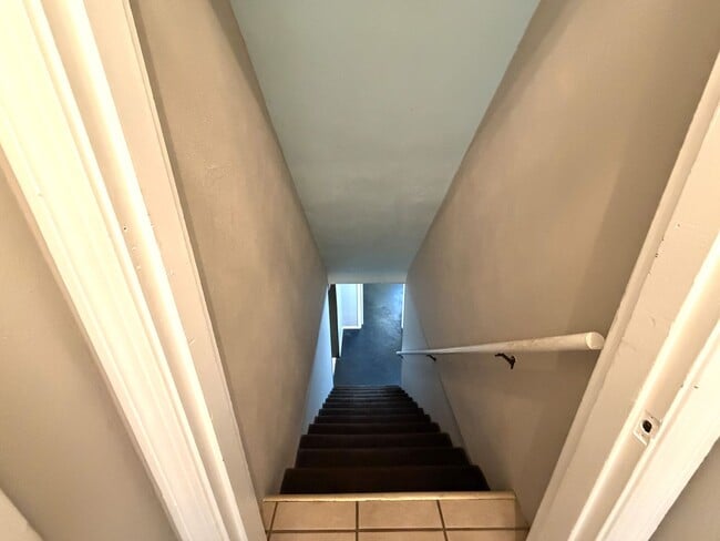 Building Photo - Hilltop Charm in Floyds Knobs – Spacious All-Brick Beauty with Room to Grow!