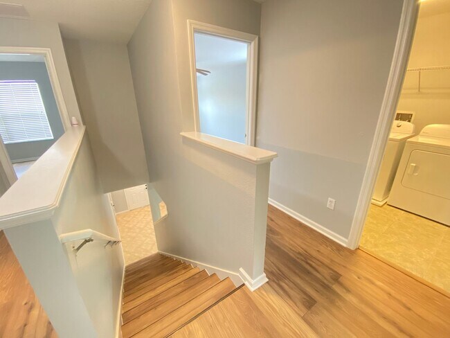 Building Photo - 5 bed / 2.5 bath Lake Nona Townhome!