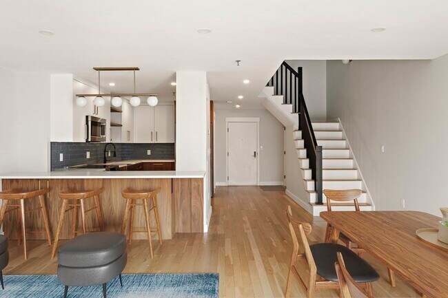 Building Photo - 199 Coolidge Ave