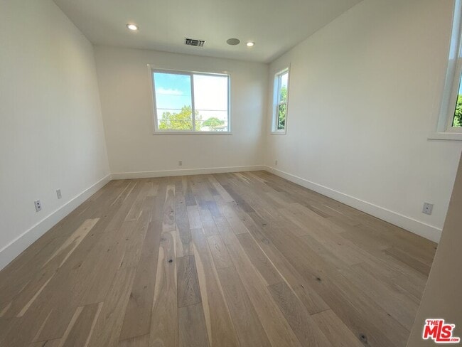 Building Photo - 1651 S Hayworth Ave