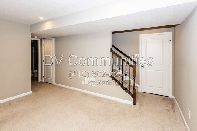Building Photo - 7226 Hillsview Dr