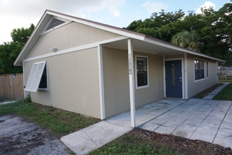 Building Photo - 8745 Satalite Terrace