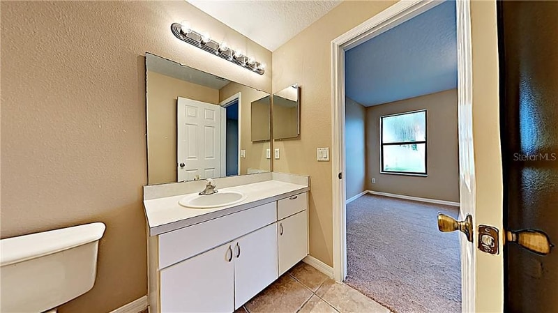 Building Photo - 6001 Scotchwood Glen