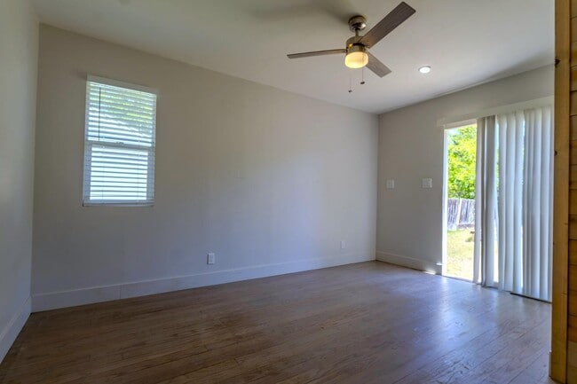 Building Photo - 1842 Princeton Ave