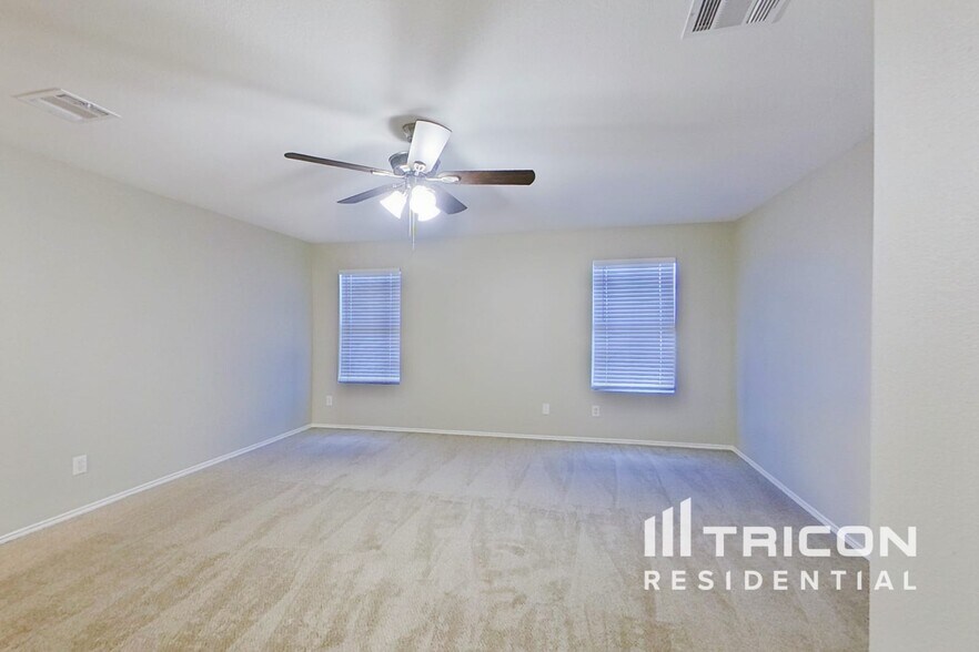 Building Photo - 2705 White Pine Dr