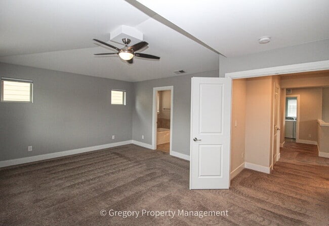 Building Photo - Newer Snohomish Home 3bed 3bath 1836sf 2 Car Garage with EV Charger A/C Equipped with a high-effi...