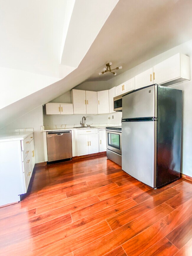 Kitchen, Second Floor - 505 N Rodney St
