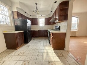 Building Photo - 3070 Coddington Ave