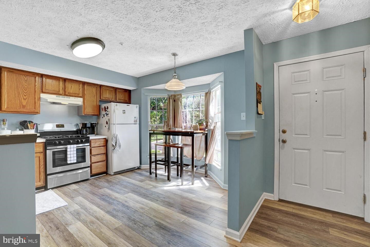 Building Photo - 6212 Adelay Ct W