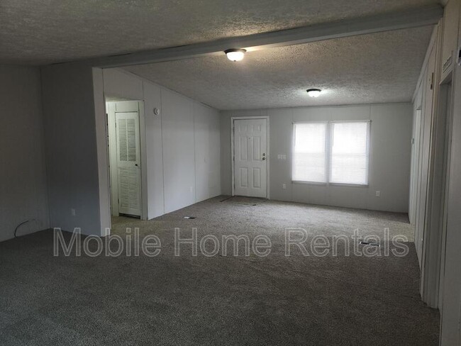 Building Photo - 65 Kimberly Ln