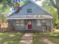 Building Photo - 4 Bedroom in Clarksville- 1610 W. 10th- Au...