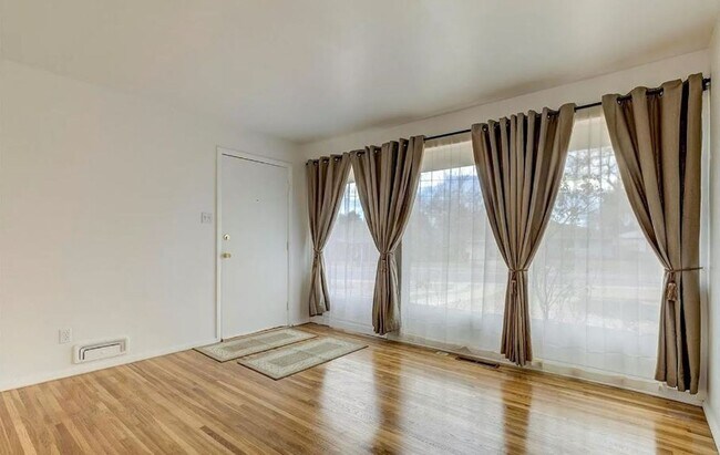 Building Photo - Charming Single-Family Home in Virginia Village, Denver